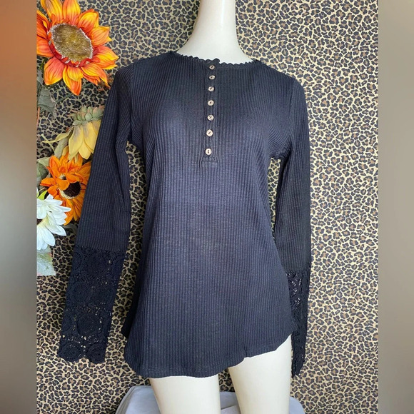 🌴3/$30🌴DOE & RAE Black Lace Long Sleeved Ribbed Henley Top NWT - Picture 2 of 10